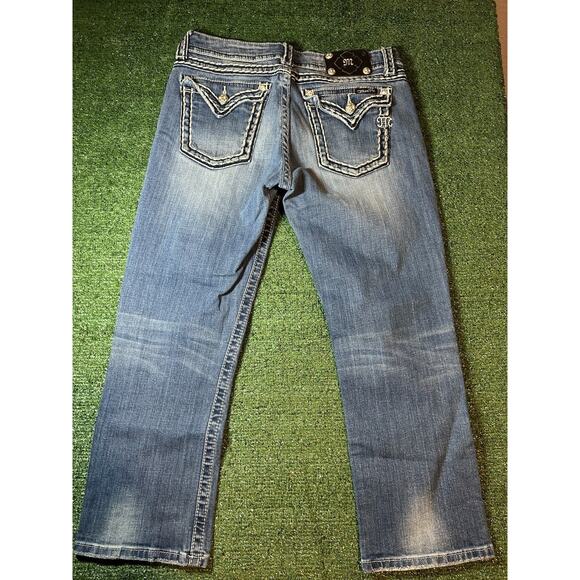 Miss Me Easy Capri Distressed Denim Women’s 30x25.5 Embellished Y2K Jeans - Picture 8 of 11